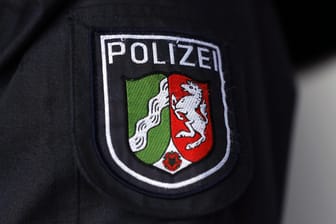 Uniform der nordrheinwestfälischen Polizei (Symbolbild): in NRW wurden mehr antisemitische Straftaten registriert als im letzten Jahr.
