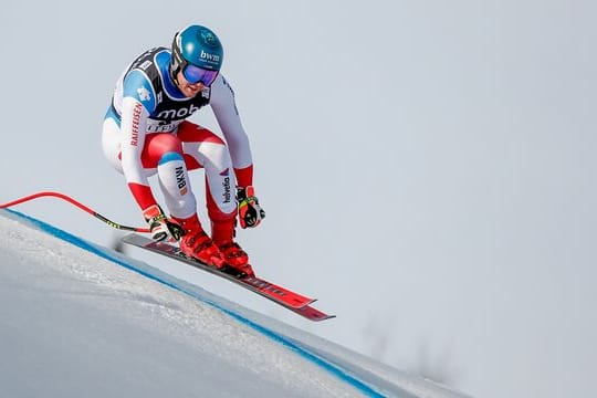 Der Skirennfahrer Niels Hintermann aus der Schweiz gewinnt die Abfahrt beim Weltcup in Kvitfjell.