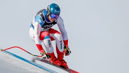 Der Skirennfahrer Niels Hintermann aus der Schweiz gewinnt die Abfahrt beim Weltcup in Kvitfjell.