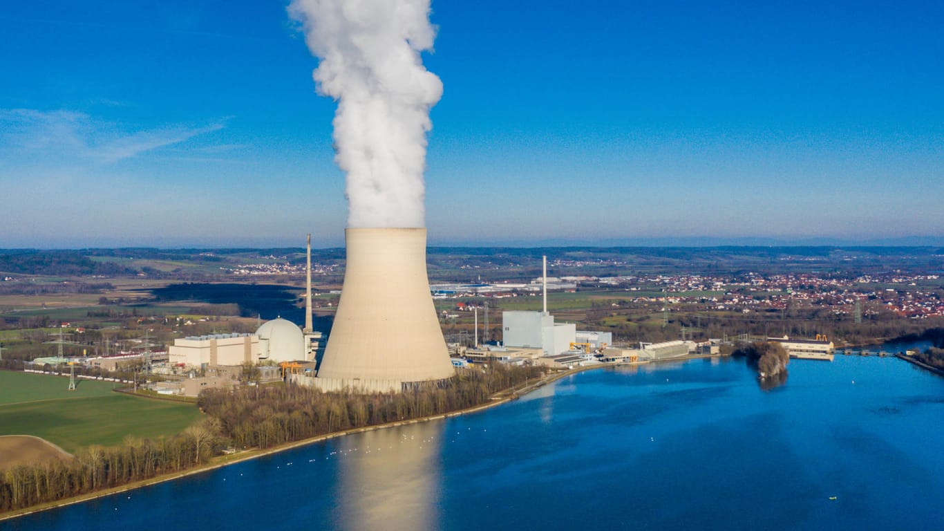 Das Kernkraftwerk Isar 2 in Landshut läuft noch bis Ende des Jahres: Die Tochterfirma des EON-Konzerns, die es betreibt, gibt sich aber offen für eine Verlängerung.