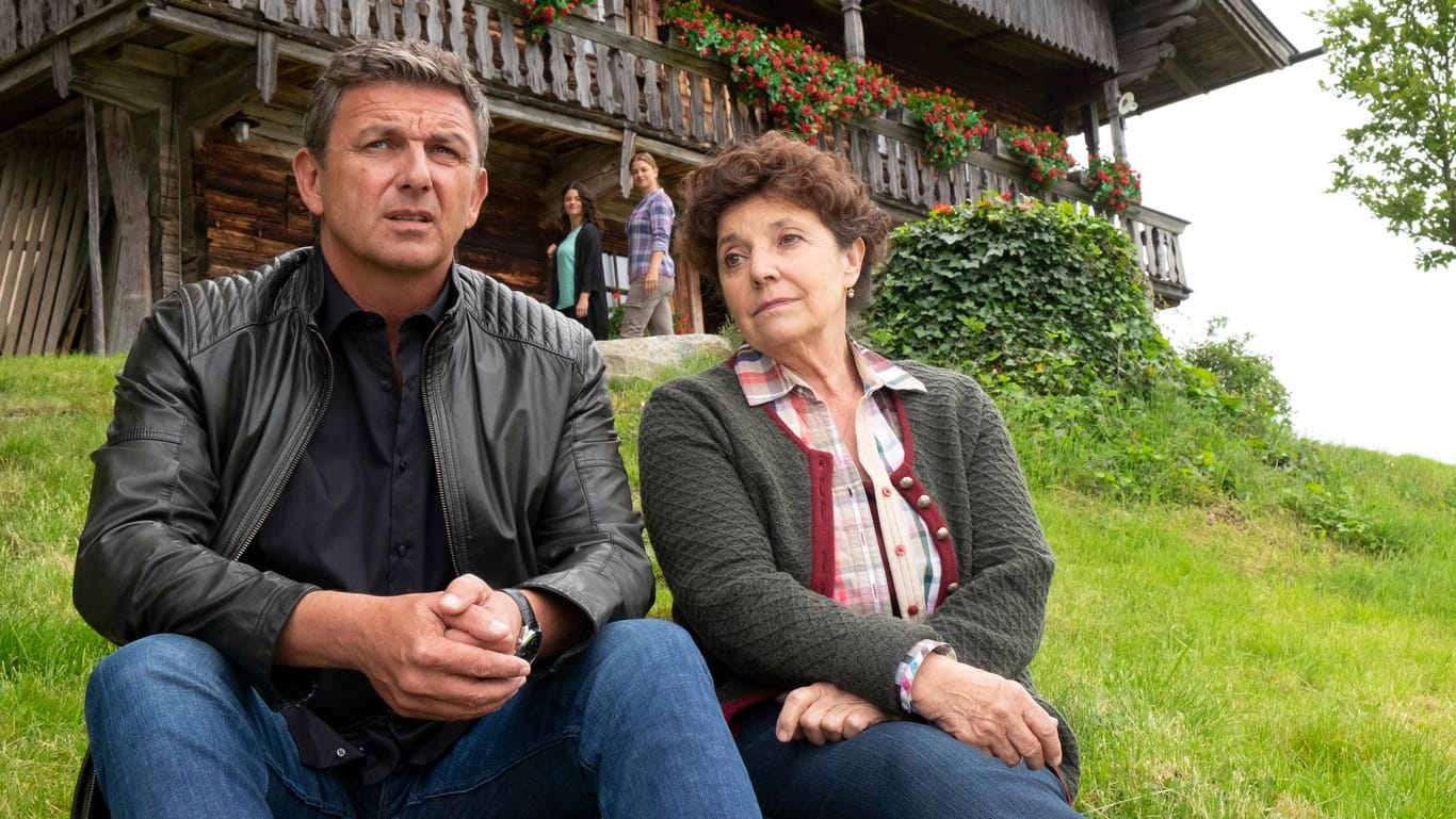 Hans Sigl und Monika Baumgartner: Gemeinsam stehen sie für "Der Bergdoktor" vor der Kamera.