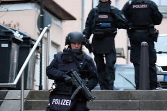 Ulmet: Polizeieinsatz nach tödlichen Schüssen auf zwei Polizeibeamte.