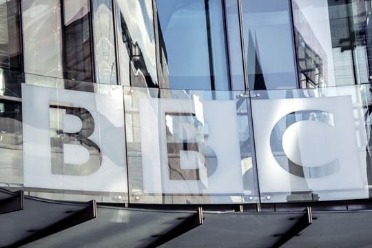 Das Gebäude des öffentlich-rechtlichen britischen Senders BBC in London.