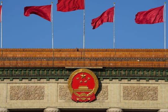 Ein Blick auf die Große Halle des Volkes in Peking.