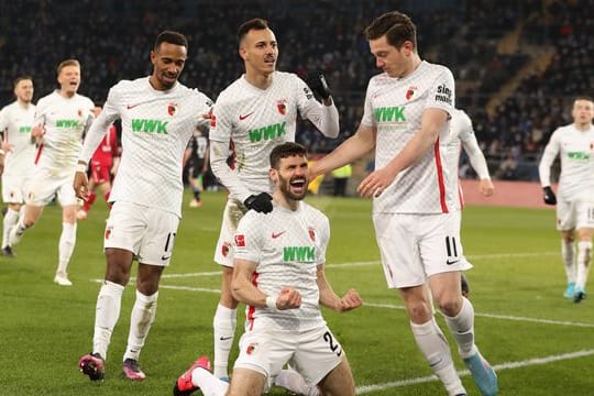 Der Augsburger Daniel Caligiuri (M.
