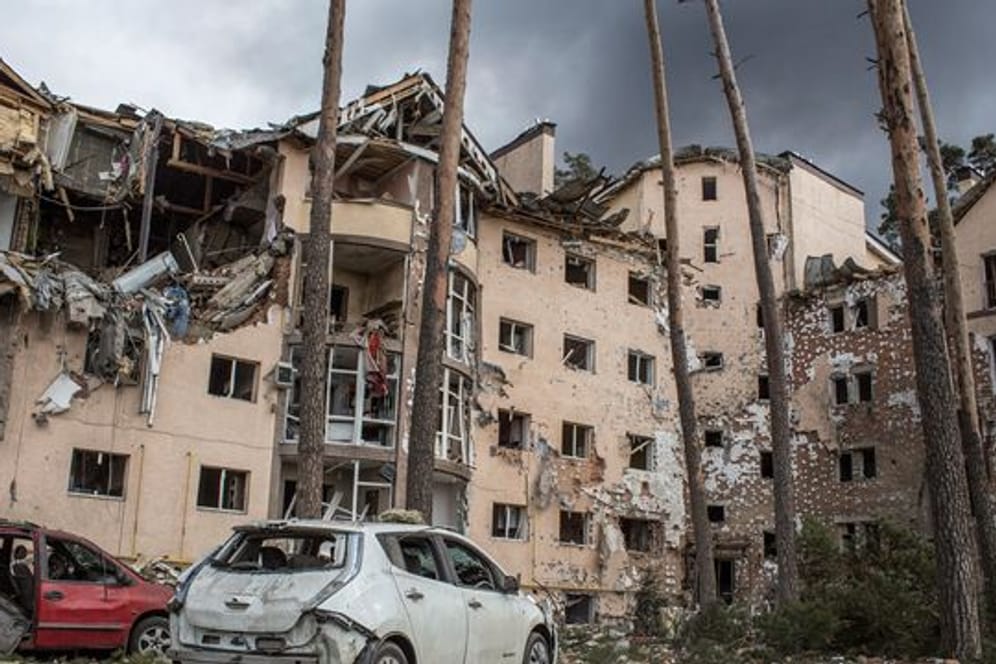 Ein Wohnhaus 26 Kilometer westlich von Kiew ist nach einem Beschuss völlig zerstört.