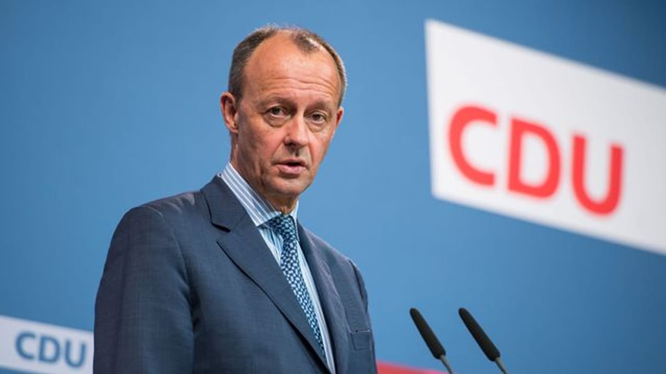 CDU-Chef Friedrich Merz spricht sich für weitere Kontakte mit Russland aus.