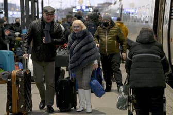 Ankömmlinge aus Russland in Helsinki am 4. März: Finnland setzt mehr Züge ein.