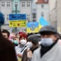 Tausende demonstrieren auf Erfurter Domplatz gegen den Krieg