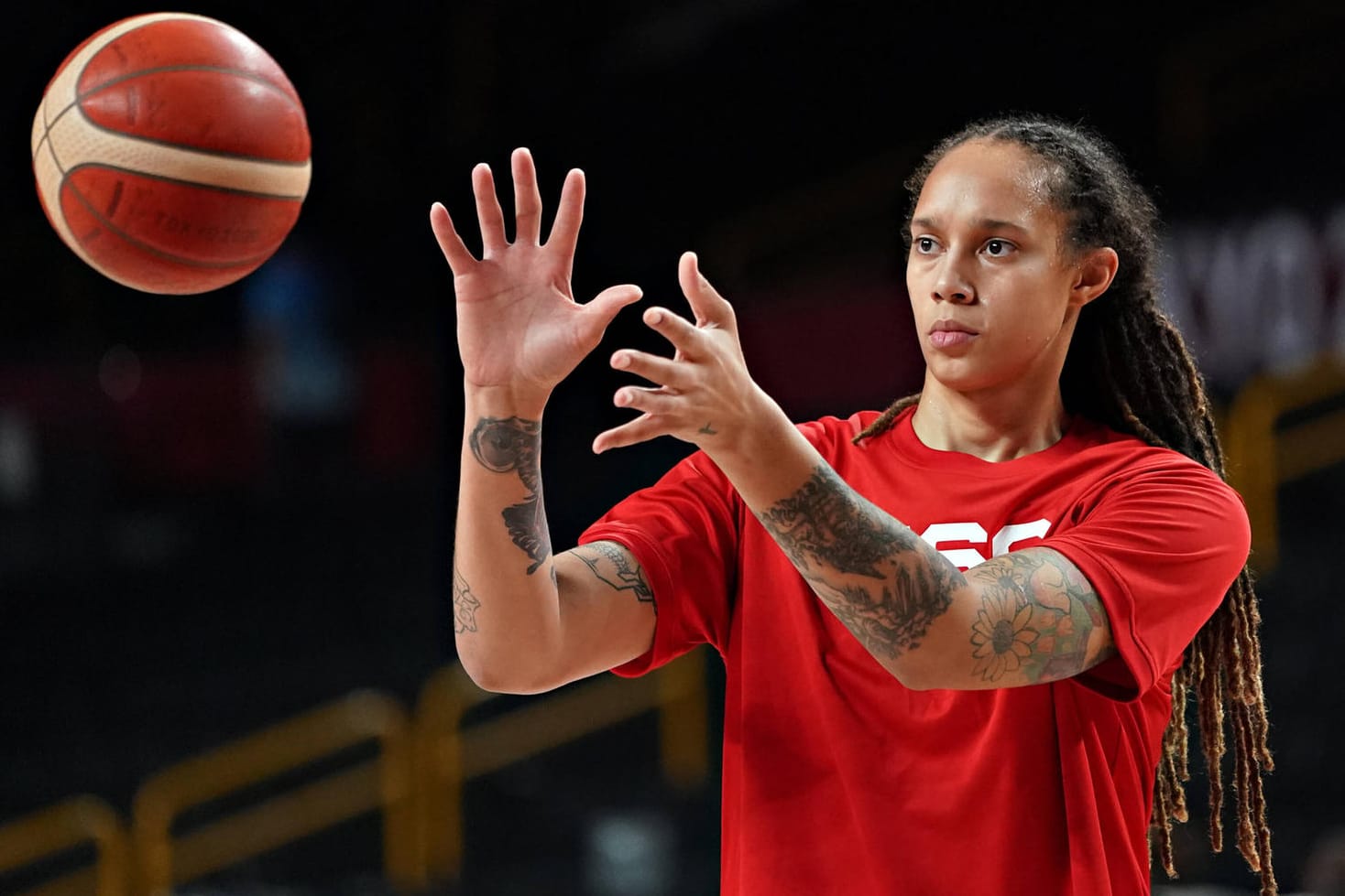 Brittney Griner: Die US-Basketballerin ist einem Bericht zufolge am Moskauer Flughafen in Gewahrsam genommen worden.