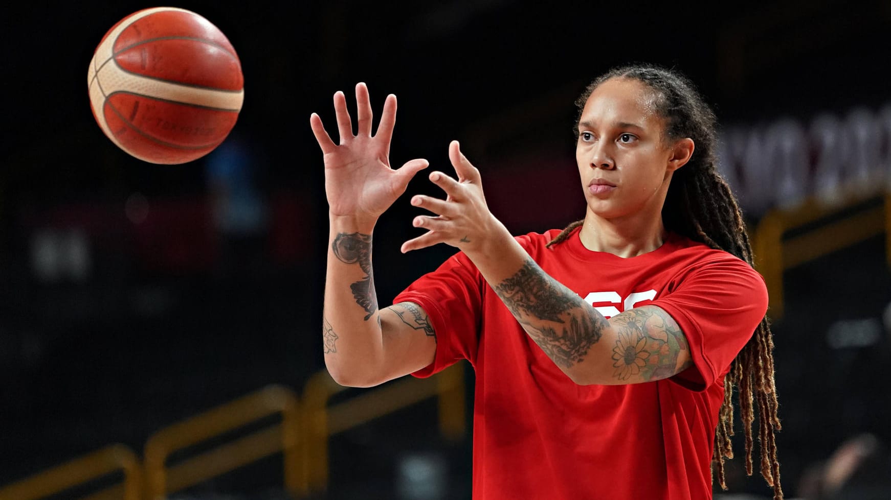 Brittney Griner: Die US-Basketballerin ist einem Bericht zufolge am Moskauer Flughafen in Gewahrsam genommen worden.