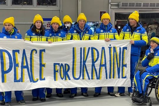 Mitglieder der ukrainischen Paralympics-Delegation vor der Eröffnungsfeier in Peking.