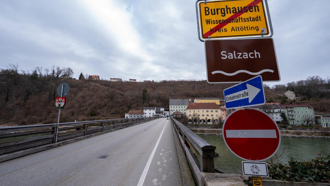 Einweg-Brücke in Burghausen: Ein Pendler hat gegen die Regelung geklagt.