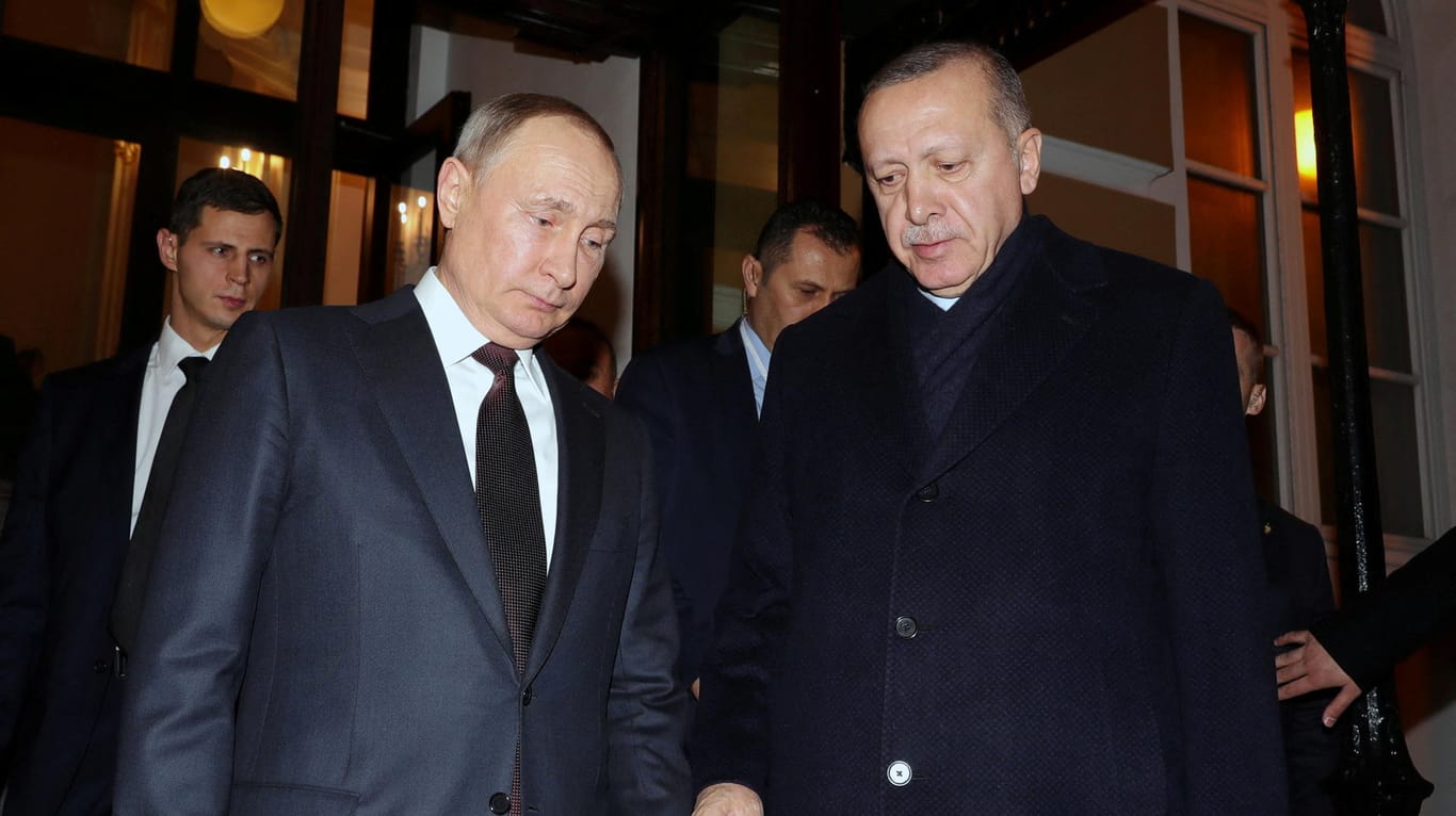 Recep Tayyip Erdoğan und Wladimir Putin während eines Treffens (Archivbild): Der türkische Präsident forderte eine Waffenruhe im Krieg gegen die Ukraine.