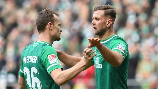 Werder Bremens Niclas Füllkrug (r) traf gegen Dresden per Doppelpack.