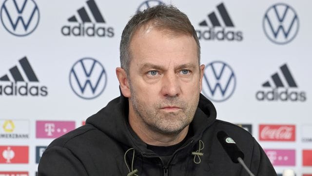 Deutschlands Nationaltrainer Hansi Flick hat den WM-Titel in Katar als Ziel ausgerufen. Deutschlands Nationaltrainer Hansi Flick hat den WM-Titel in Katar als Ziel ausgerufen.