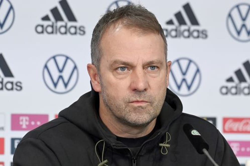 Deutschlands Nationaltrainer Hansi Flick hat den WM-Titel in Katar als Ziel ausgerufen.