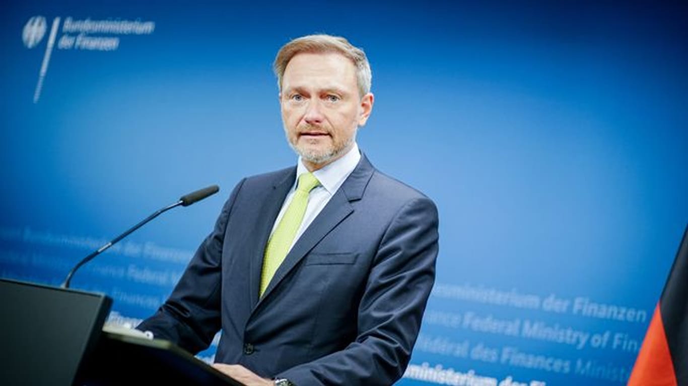 FDP-Finanzminister Christian Lindner kündigt große Investitionen in den Klimaschutz an.