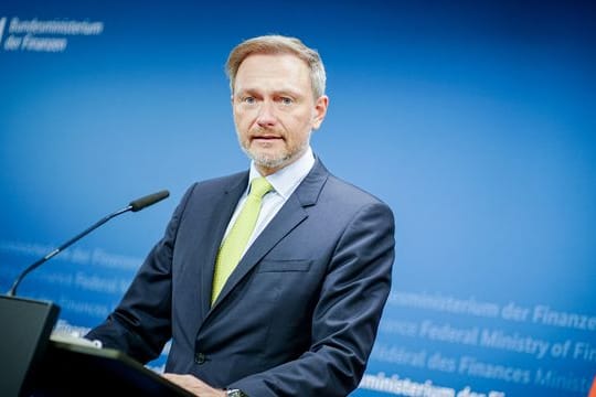 FDP-Finanzminister Christian Lindner kündigt große Investitionen in den Klimaschutz an.