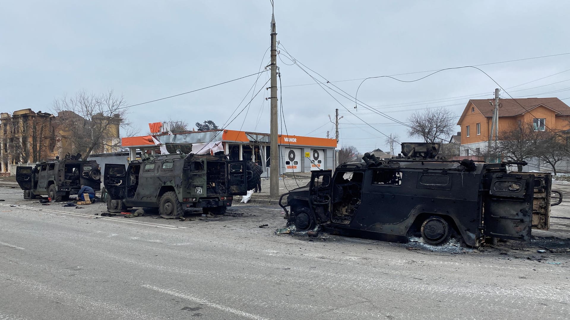 Zerstörte russische Militärfahrzeuge: Russland hat den Invasionskrieg in die Ukraine völlig unvorbereitet gestartet, heißt es in einem Bericht, der die schonungslose Analyse eines Geheimdienstmitarbeiters sein soll.