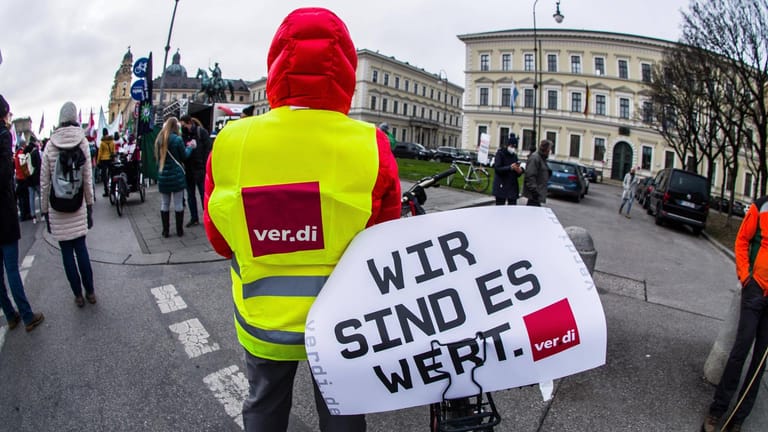 Symbolbild: Verdi-Streik in München. Verdi ruft Münchens Kita-Mitarbeiter am 8. März zum Streik auf.