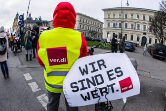 Symbolbild: Verdi-Streik in München. Verdi ruft Münchens Kita-Mitarbeiter am 8. März zum Streik auf.