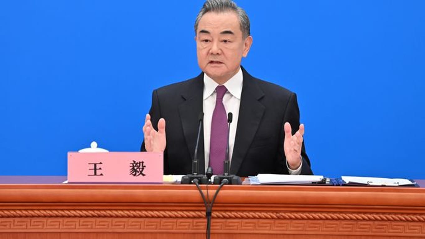 Wang Yi, Außenminister von China, spricht am Rande der laufenden Jahrestagung des chinesischen Volkskongresses bei einer Pressekonferenz.
