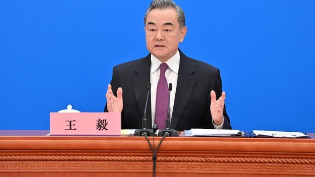 Wang Yi, Außenminister von China, spricht am Rande der laufenden Jahrestagung des chinesischen Volkskongresses bei einer Pressekonferenz.