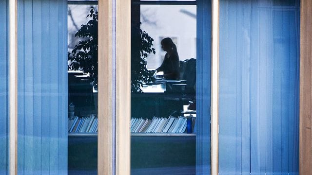 Angestellte in einem Bürogebäude (Symbolbild): Frauen in Sachsen haben eine hohe Erwerbsneigung. Angestellte in einem Bürogebäude (Symbolbild): Frauen in Sachsen haben eine hohe Erwerbsneigung.