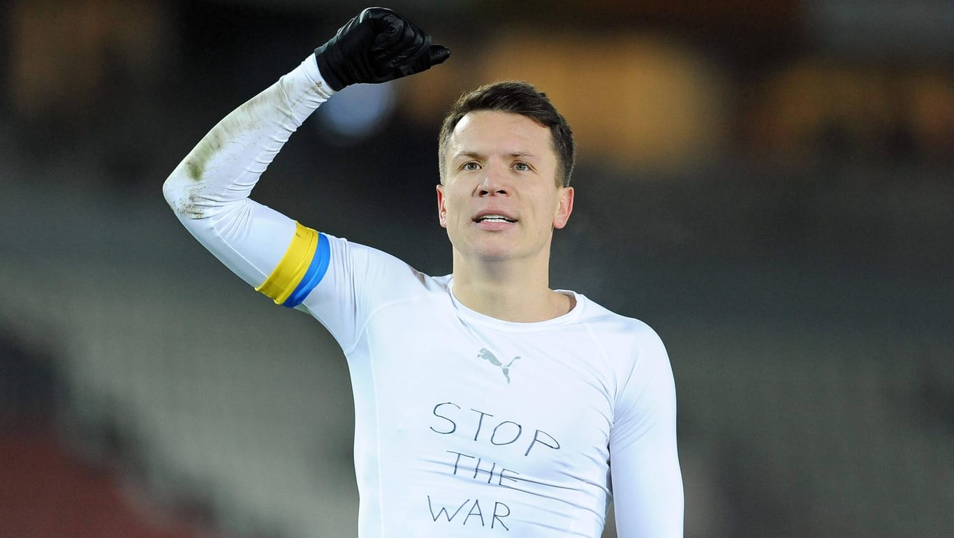 Yevgen Konoplyanka: Der ukrainische Nationalspieler sendet bei einem Ligamatch seiner Mannschaft eine klare Botschaft – und spielte mit ukrainischer Binde.