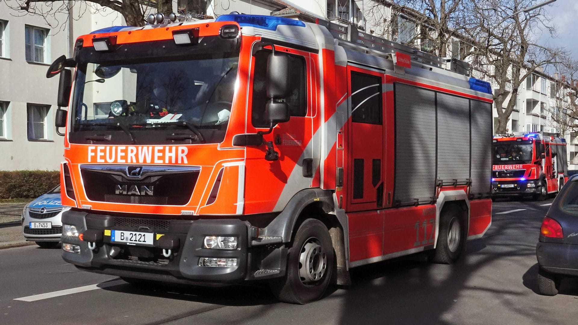 Ein Löschfahrzeug der Berliner Feuerwehr (Symbolbild): Die Einsatzkräfte konnten den Brand löschen.