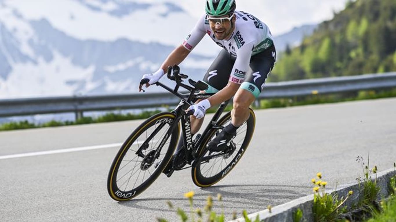 Maximilian Schachmann aus Deutschland vom Team Bora-hansgrohe verliert bei der Rad-Fernfahrt Paris-Nizza weiter Zeit auf die Topfahrer.