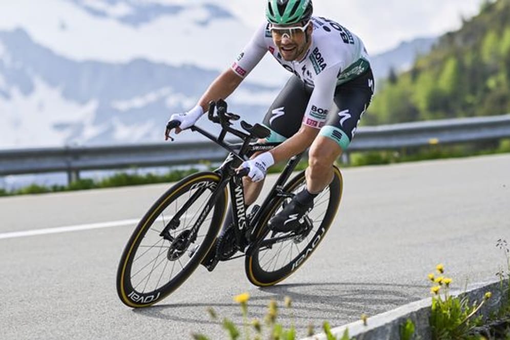 Maximilian Schachmann aus Deutschland vom Team Bora-hansgrohe verliert bei der Rad-Fernfahrt Paris-Nizza weiter Zeit auf die Topfahrer.
