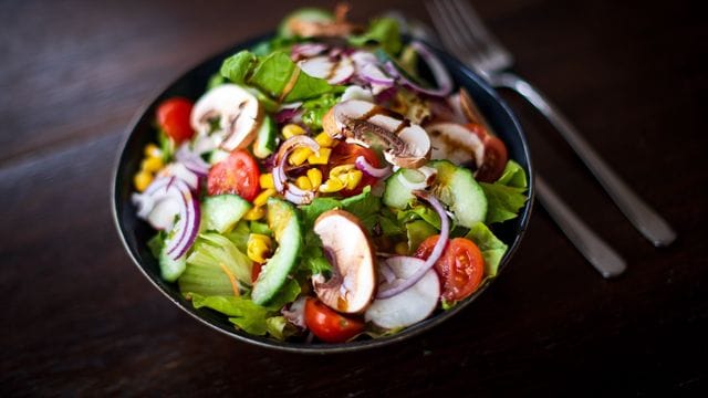 Der Bund für Umwelt und Naturschutz (BUND) hat zum deutschlandweiten "Tag der gesunden Ernährung" aufgerufen, gesunde Lebensmittel und den Schutz der Erde in Einklang zu bringen.