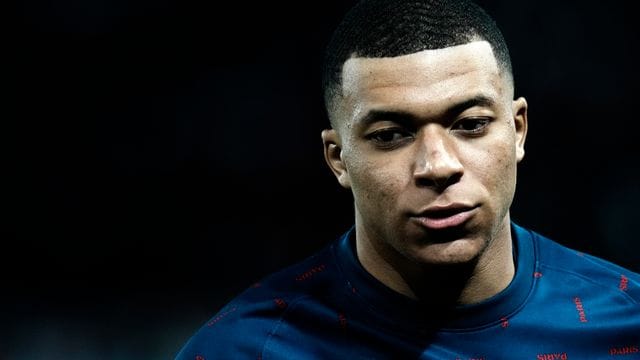 Ein Einsatz des Franzosen Kylian Mbappé von PSG gegen Real Madrid im Achtelfinal-Rückspiel der Champions League ist fraglich.