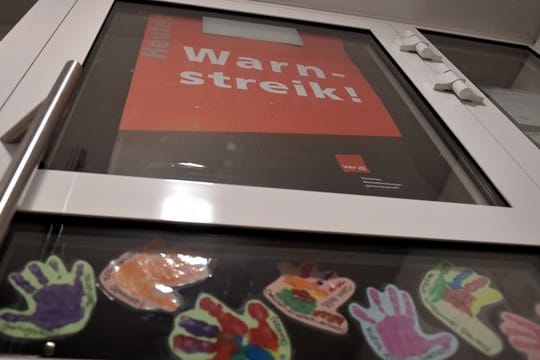 Eine Kindertagesstätte ist wegen eines Warnstreikes geschlossen (Symbobild): Einige Einrichtungen bieten ein Notprogramm an.