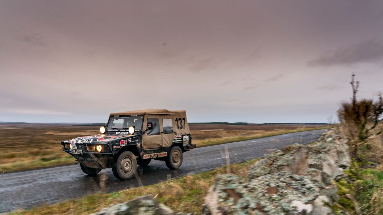 Rau, aber charmant: So zeigen sich die Landschaften, die der VW Iltis auf der Le Jog durchstreift.