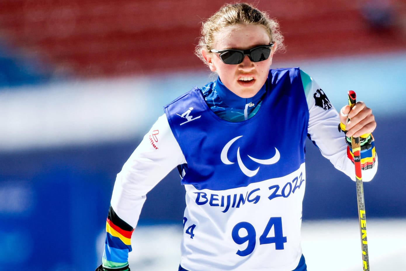 Leonie Walter: Die erst 18 Jahre alte Para-Biathletin überraschte die Zuschauer in Peking.