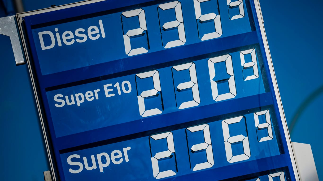 Diesel und Benzin: Nach dem Krieg in der Ukraine sind die Spritpreise enorm angestiegen.