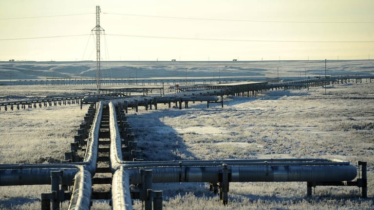 Gasfeld im russischen Bowanenkowo (Archivbild): Die EU-Staaten überweisen rund eine halbe Milliarde Euro täglich für Energie nach Russland.