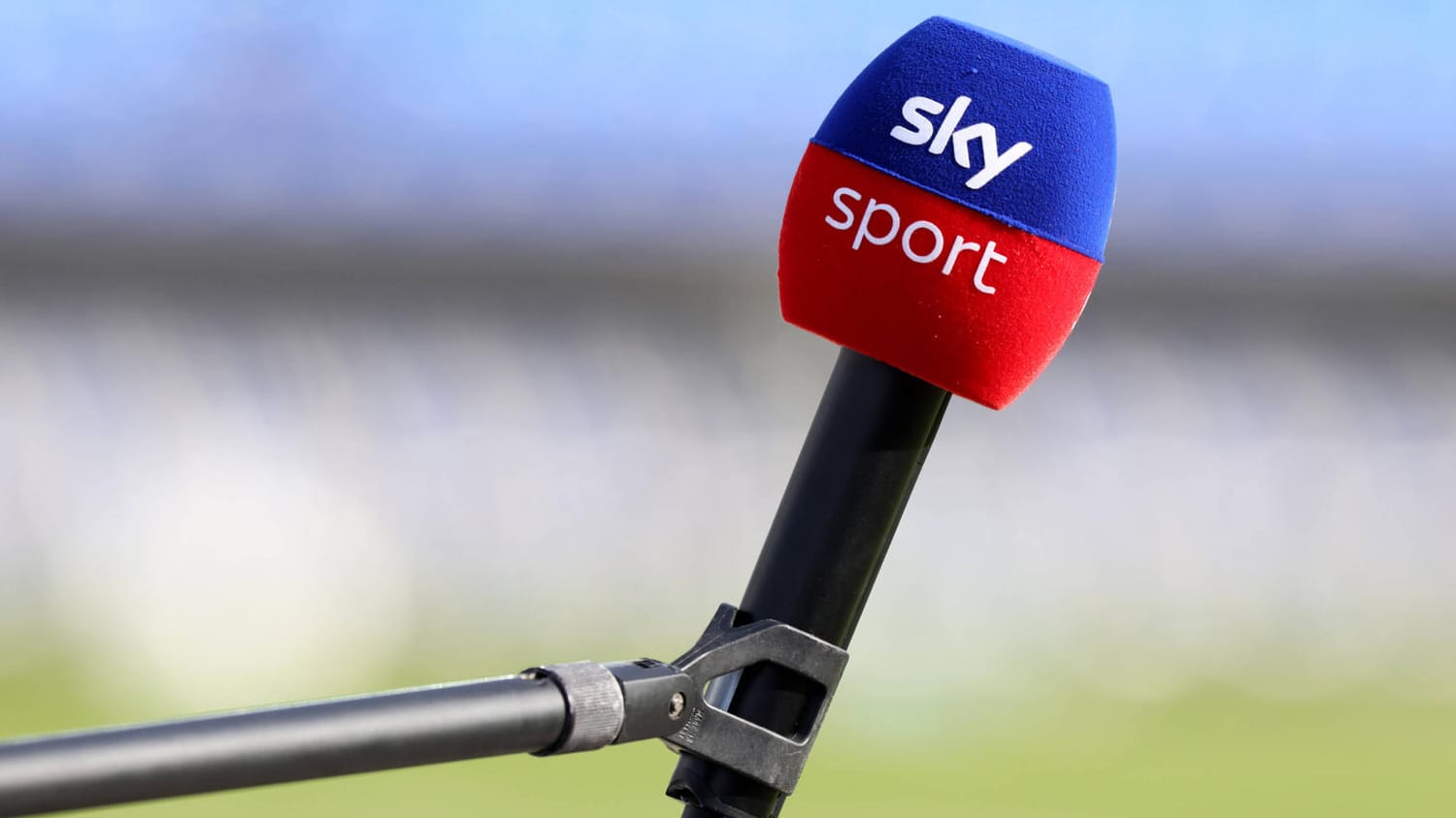 Ein Sky-Mikrofon (Symbolbild): Der Pay-TV-Sender will zum Weltfrauentag ein Zeichen setzen. Ein Sky-Mikrofon (Symbolbild): Der Pay-TV-Sender will zum Weltfrauentag ein Zeichen setzen.