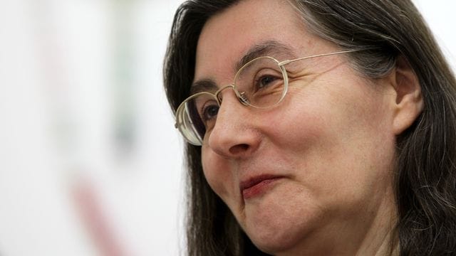 Die Künstlerin Katharina Fritsch wird in Venedig ausgezeichnet.