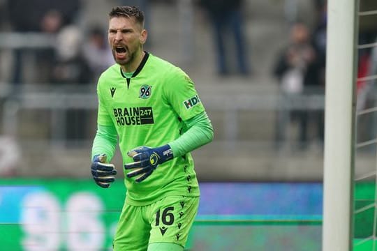 Hannovers Torhüter Ron-Robert Zieler geht es wieder besser.