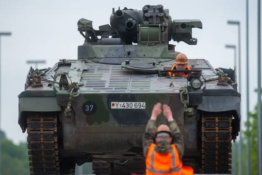 Ein Panzer vom Typ Marder.