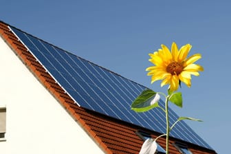 Solarstrom: Neuere Photovoltaik-Anlagen lohnen sich nur, wenn man möglichst viel Solarstrom selbst verbraucht.