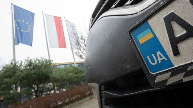 Kfz-Haftpflichtschäden durch unversicherte ukrainische Pkw auf deutschen Straßen wollen aktuell die deutschen Versicherer übernehmen.