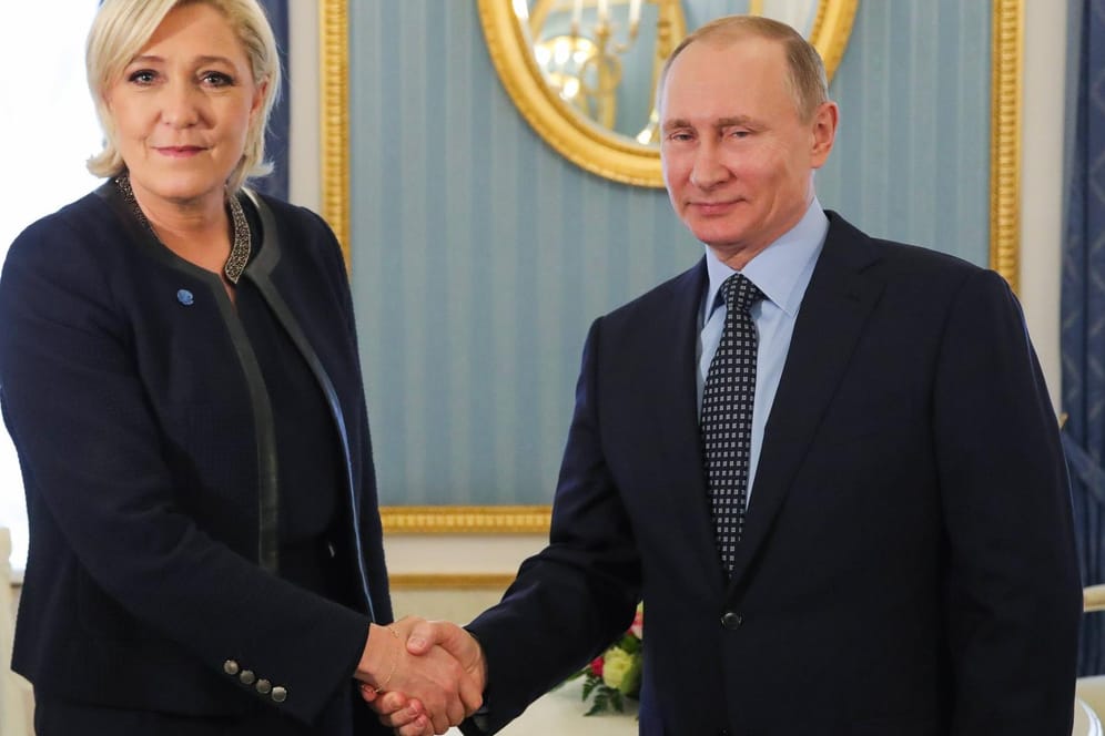Marine Le Pen und Wladimir Putin: Der russische Präsident empfing die französische Rechtspopulistin 2017 kurz vor Ende des Wahlkampfes in Moskau. (Archivfoto)