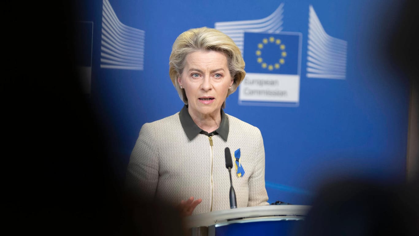 EU-Kommissionschefin Ursula von der Leyen: Die Vermögenswerte weiterer Personen werden in der EU eingefroren.