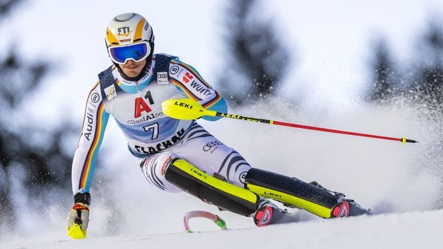 Linus Straßer hat sich beim Rennen in Flachau eine kleine Chance auf den Gesamtsieg bewahrt.