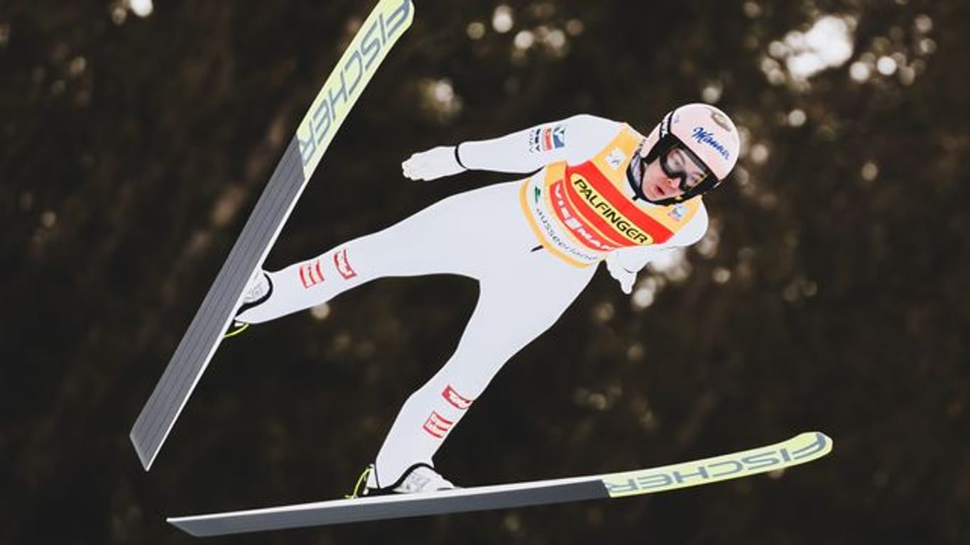 Der Österreicher Stefan Kraft hält mit 253,5 Metern den Weltrekord im Skifliegen.